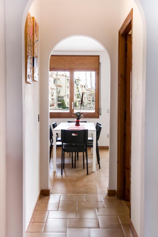 Edificio La Sardana Apartment