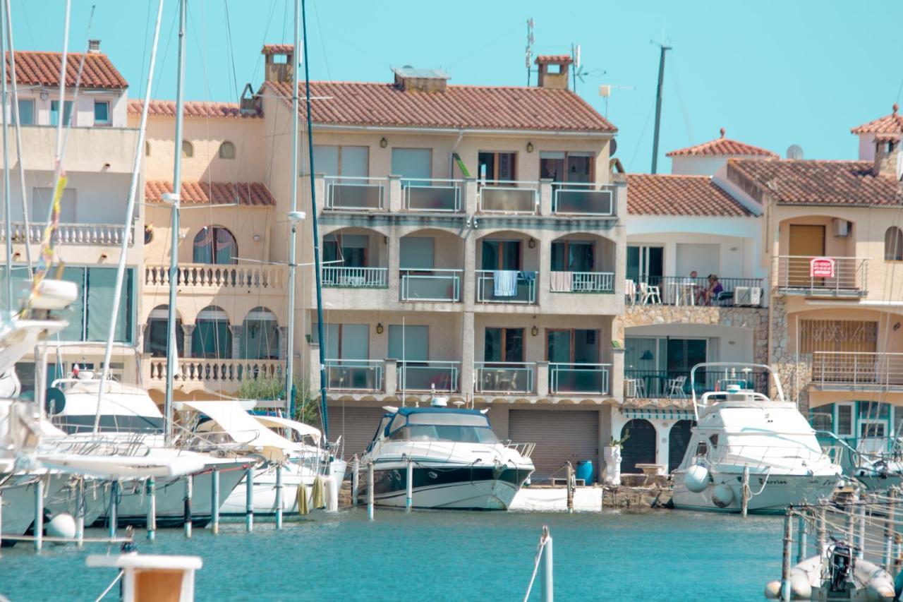 Edificio La Sardana * Empuriabrava